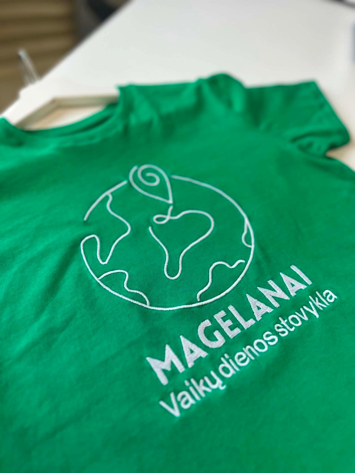 Žali marškinėliai "Magelanai"